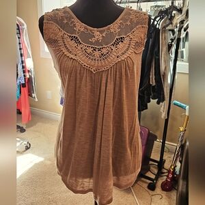 Bobeau Elegant Lace Trimmed Woman's Tank Top, Size M